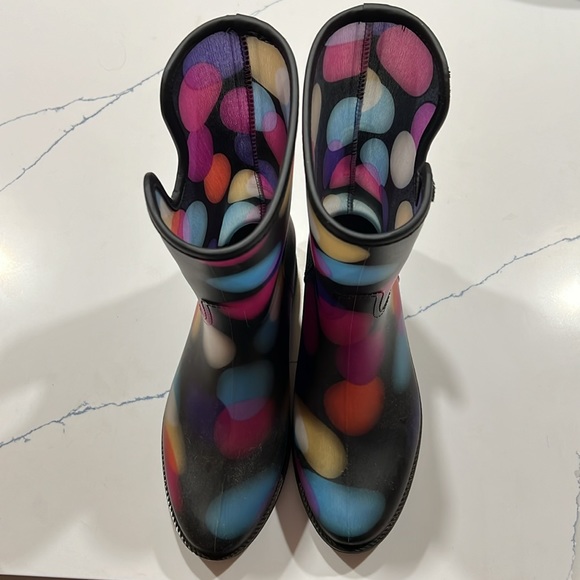 Multi-Dot Dirty Laundry Rain Boots Size 6 - Picture 2 of 4